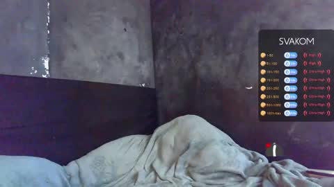 diemond_latinx98 online show from 04-21-26, 02:01