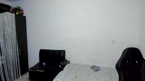 Snapshot of diiego_xxx chatting on 05-12-26, 11:51 diiego_xxx online show from 05-12-26, 11:51