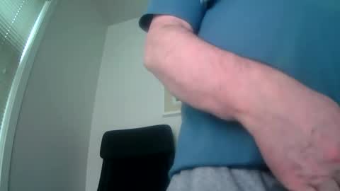 Snapshot of diki3333333333 chatting on 02-20-25, 11:21 Nick online show from 02-20-25, 11:21