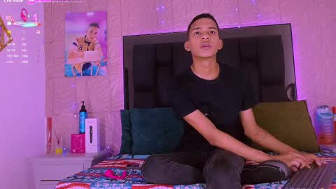 Snapshot of dilam_alfonzo chatting on 09-20-25, 08:32 Dilan online show from 09-20-25, 08:32