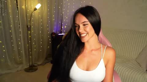 Snapshot of dilara_foxx chatting on 09-29-25, 09:30 Dilara online show from 09-29-25, 09:30