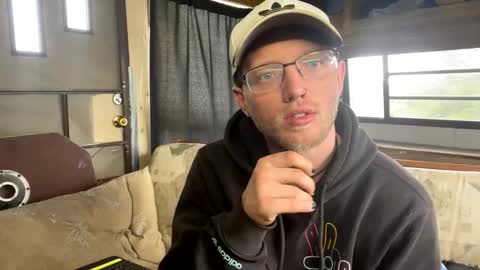 Daddy online show from 05-01-26, 08:24