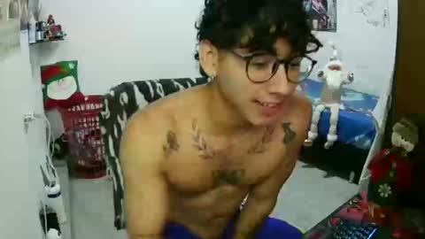 Snapshot of dillom420 chatting on 12-17-25, 08:59 dillom420 online show from 12-17-25, 08:59