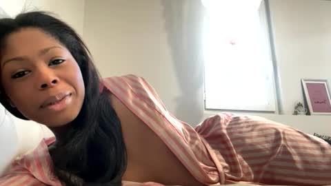 Snapshot of dilussoangel chatting on 05-31-26, 06:31 dilussoangel online show from 05-31-26, 06:31