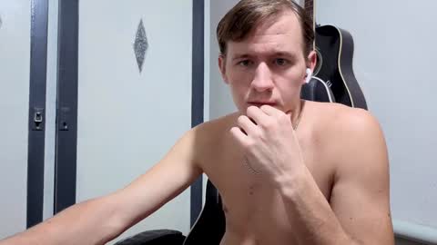 Snapshot of dimastyzzz chatting on 01-14-25, 06:49 Dimetriusen online show from 01-14-25, 06:49