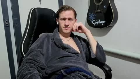 Snapshot of dimastyzzz chatting on 01-24-25, 07:18 Dimetriusen online show from 01-24-25, 07:18