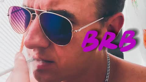 Snapshot of dimastyzzz chatting on 09-25-25, 04:11 Dimetriusen online show from 09-25-25, 04:11