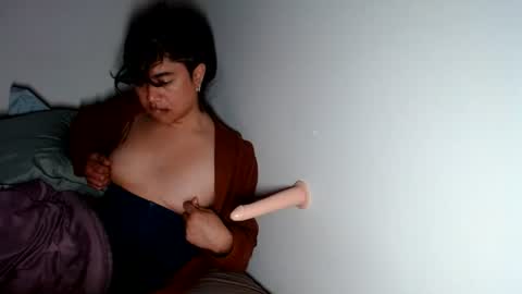 Snapshot of dimbobo2x chatting on 07-01-26, 09:58 Roxxie Cleopatra online show from 07-01-26, 09:58