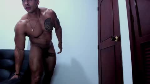 Snapshot of dimitriklein chatting on 05-08-26, 01:11 dimitriklein online show from 05-08-26, 01:11