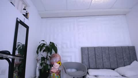 DINA online show from 01-24-25, 04:17