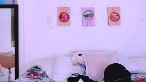 DINA online show from 04-18-26, 05:06