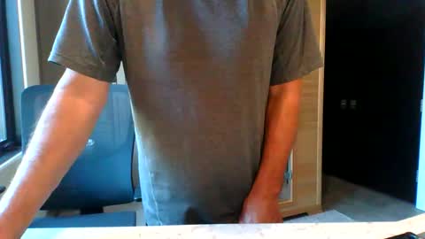 Snapshot of dinger524678 chatting on 10-31-25, 05:03 dinger524678 online show from 10-31-25, 05:03