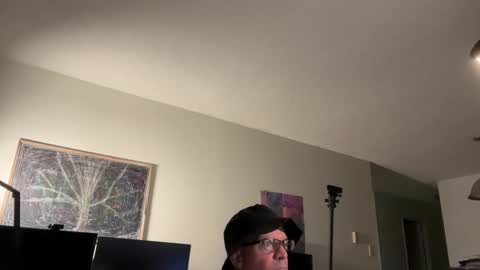 Snapshot of dinger773 chatting on 03-26-26, 01:33 dinger773 online show from 03-26-26, 01:33