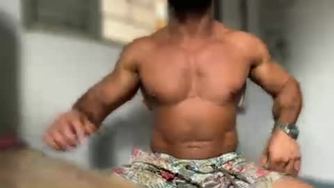 dinhoo14 online show from 06-10-26, 07:02