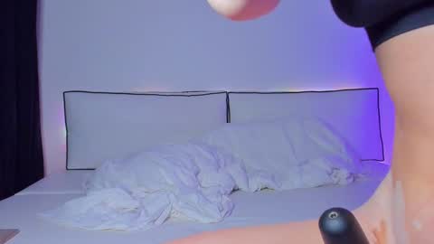 Hailey online show from 01-30-25, 06:54