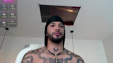 Snapshot of dirtybhot chatting on 12-13-24, 02:21 I just want to be happy online show from 12-13-24, 02:21