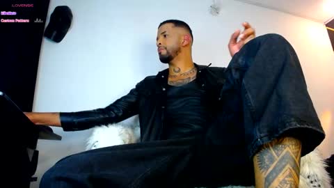 Snapshot of dirtybhot chatting on 10-08-25, 02:42 I just want to be happy online show from 10-08-25, 02:42