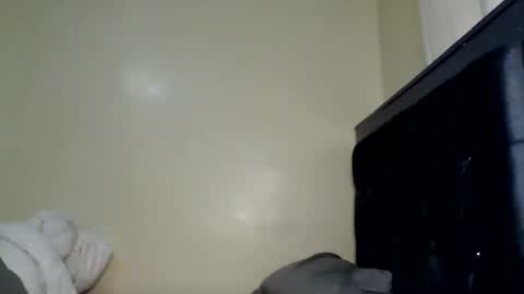 Snapshot of dirtybugg chatting on 07-26-26, 07:10 dirtybugg online show from 07-26-26, 07:10