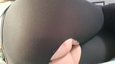 Snapshot of dirtydaisy1998 chatting on 03-27-26, 03:34 Daisy Wylde online show from 03-27-26, 03:34