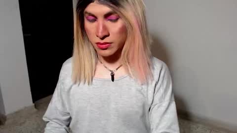 dirtydanezka online show from 11-19-25, 03:50