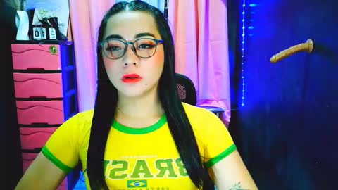 Snapshot of dirtygirls_grace chatting on 02-10-26, 01:37 grace online show from 02-10-26, 01:37