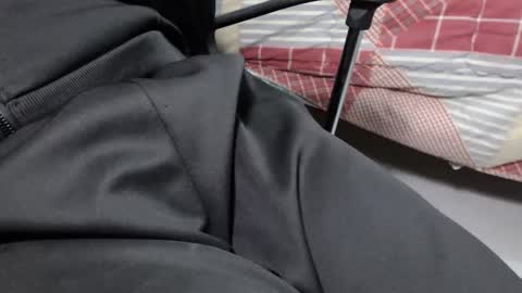 Snapshot of dirtyman8603 chatting on 02-22-25, 09:23 dirtyman8603 online show from 02-22-25, 09:23