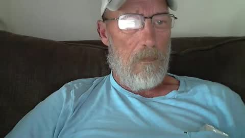 Snapshot of dirtynastyoldman chatting on 10-01-25, 06:14 dirtynastyoldman online show from 10-01-25, 06:14