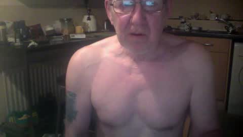 Snapshot of discovery63 chatting on 12-22-24, 05:10 discovery63 online show from 12-22-24, 05:10