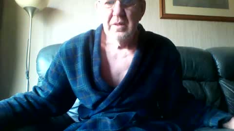 Snapshot of discovery63 chatting on 12-24-24, 11:38 discovery63 online show from 12-24-24, 11:38