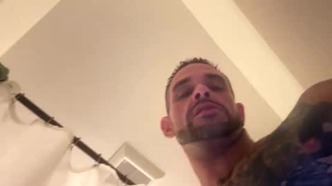 Snapshot of discreetdaddy333 chatting on 09-24-25, 04:16 discreetdaddy333 online show from 09-24-25, 04:16