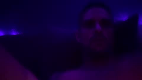 Snapshot of discreetdaddy333 chatting on 10-26-25, 01:06 discreetdaddy333 online show from 10-26-25, 01:06