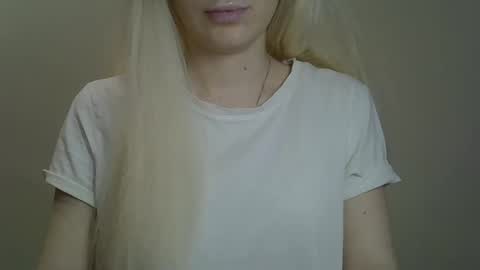 DitaMilton online show from 01-06-25, 12:24