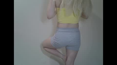 DitaMilton online show from 02-25-25, 08:41