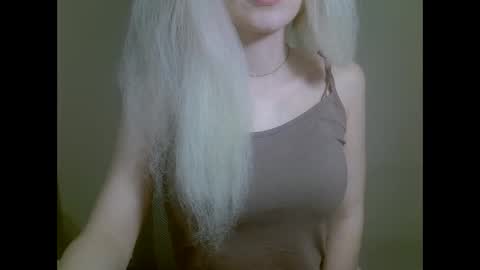 DitaMilton online show from 10-26-25, 06:47