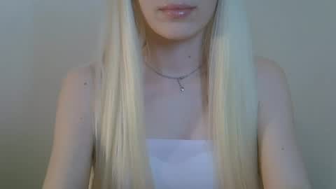 Snapshot of ditamilton chatting on 06-25-26, 06:56 DitaMilton online show from 06-25-26, 06:56