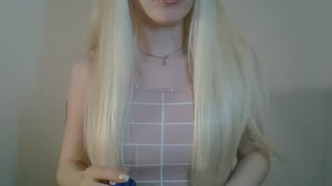 Snapshot of ditamilton chatting on 06-26-26, 07:29 DitaMilton online show from 06-26-26, 07:29