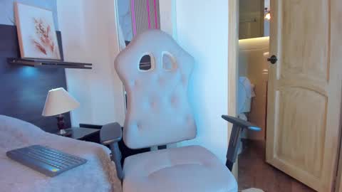 Alejandra online show from 02-18-25, 06:37