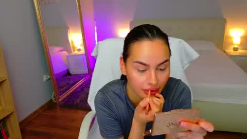 Snapshot of divineluxe chatting on 07-01-26, 03:30 Ivory Blue. online show from 07-01-26, 03:30