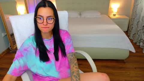 Snapshot of divineluxe chatting on 07-03-26, 06:31 Ivory Blue. online show from 07-03-26, 06:31