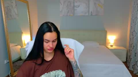 Snapshot of divineluxe chatting on 07-06-26, 03:14 Ivory Blue. online show from 07-06-26, 03:14