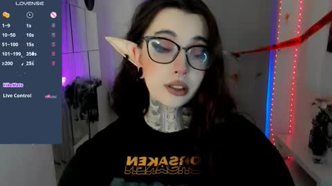 dixipixi_ online show from 10-24-25, 05:59