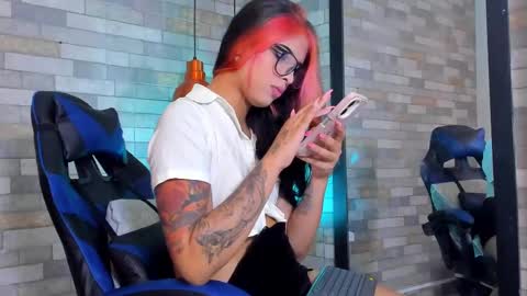 DixyPalmer online show from 09-28-25, 07:19