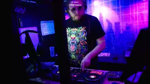 Adrian Arturo online show from 01-18-25, 02:03