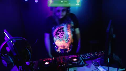 Adrian Arturo online show from 01-30-25, 12:18