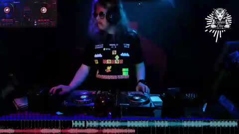 Adrian Arturo online show from 02-22-25, 11:24