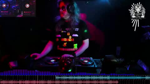 Adrian Arturo online show from 02-23-25, 02:29