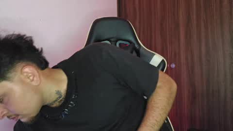 Snapshot of djsex_yerknox chatting on 05-21-26, 04:52 yerknox online show from 05-21-26, 04:52