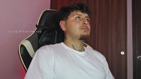Snapshot of djsex_yerknox chatting on 06-02-26, 11:40 yerknox online show from 06-02-26, 11:40