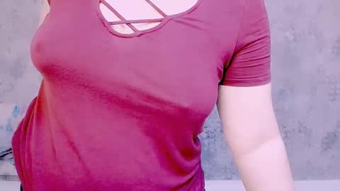 Snapshot of djullia chatting on 01-29-25, 01:49 djullia online show from 01-29-25, 01:49