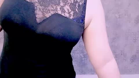 Snapshot of djullia chatting on 02-01-25, 01:20 djullia online show from 02-01-25, 01:20